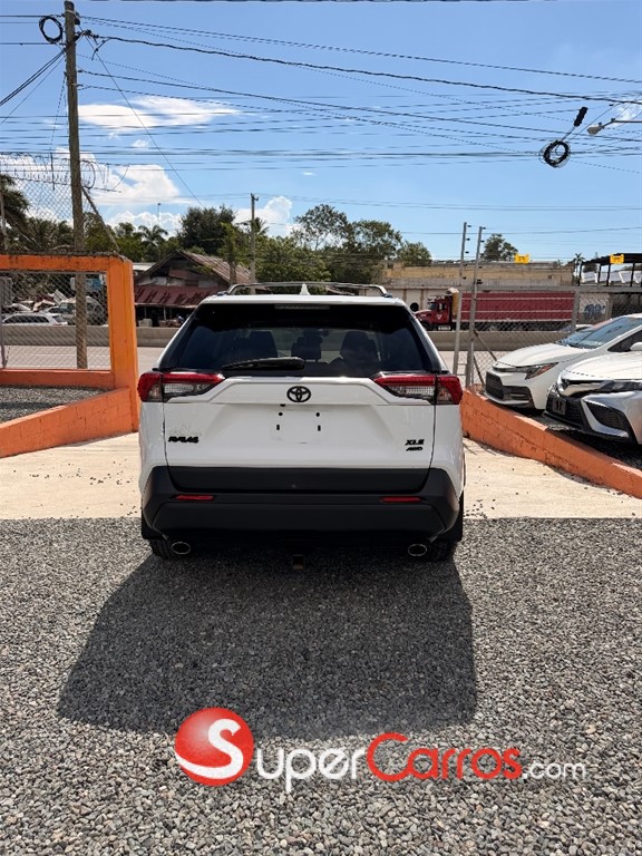 2022 Toyota RAV4 XLE — foto 4 / 10