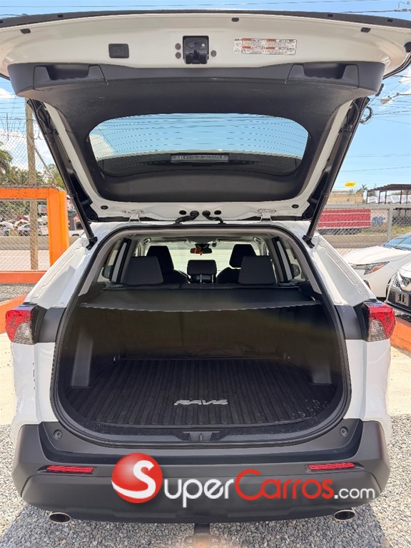 2022 Toyota RAV4 XLE — foto 6 / 10