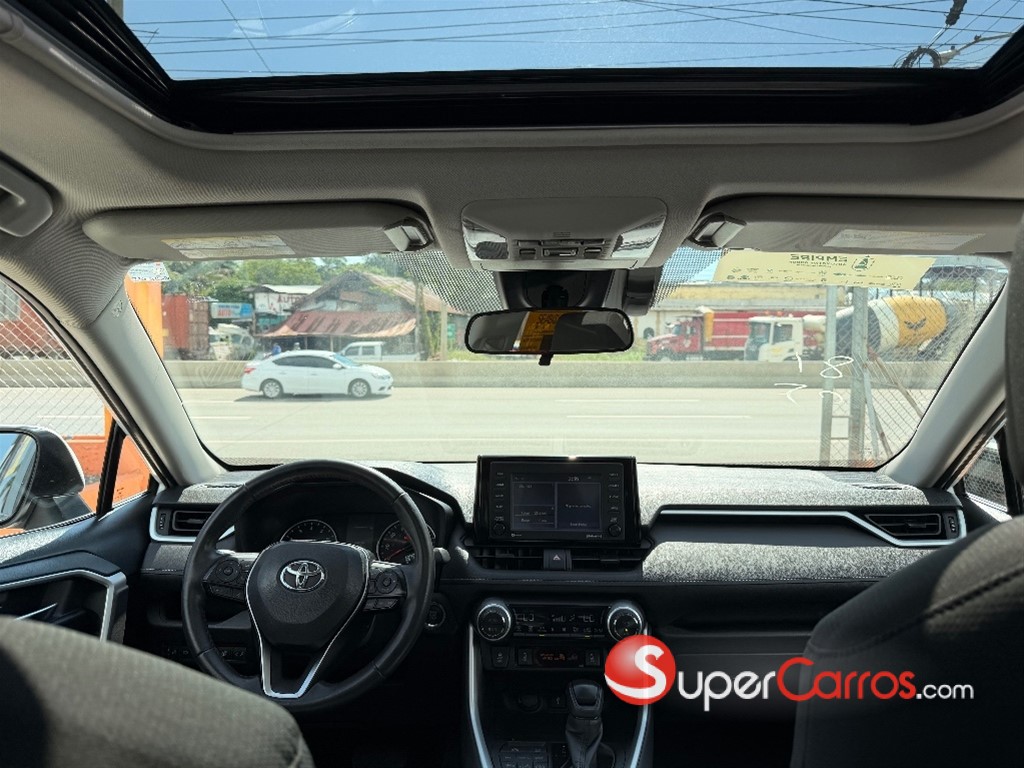 2022 Toyota RAV4 XLE — foto 8 / 10