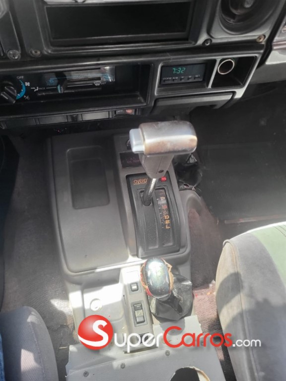 1986 Toyota Land Cruiser — foto 6 / 8