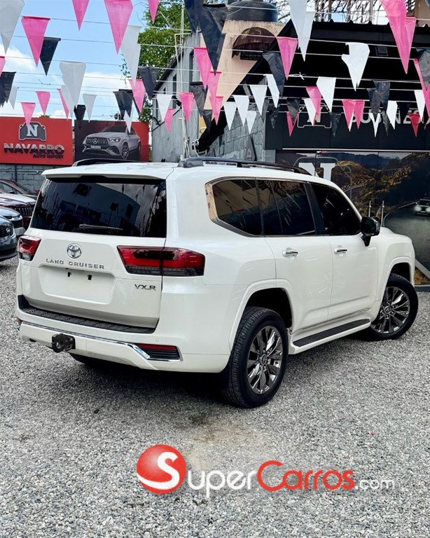 2022 Toyota Land Cruiser 300 VX-R — foto 3 / 10