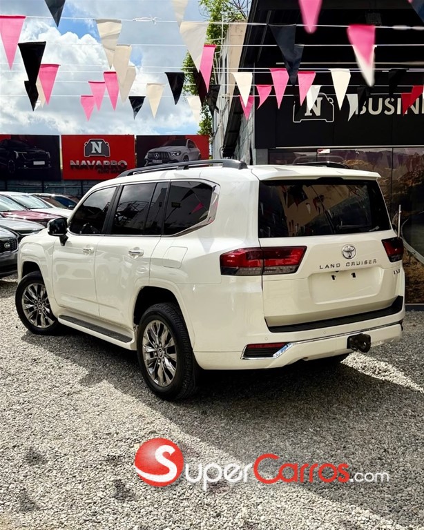 2022 Toyota Land Cruiser 300 VX-R — foto 4 / 10