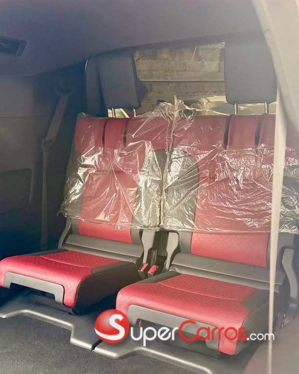 2022 Toyota Land Cruiser 300 VX-R — foto 6 / 10