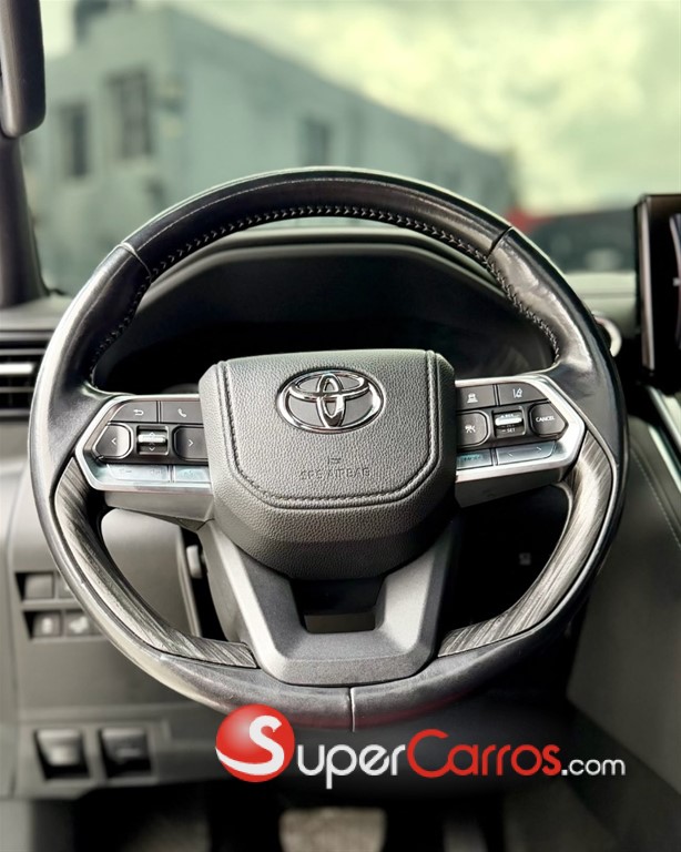 2022 Toyota Land Cruiser 300 VX-R — foto 10 / 10
