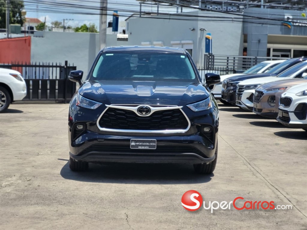 2020 Toyota Highlander LE Plus — foto 2 / 11