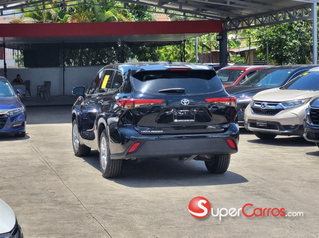2020 Toyota Highlander LE Plus — foto 5 / 11
