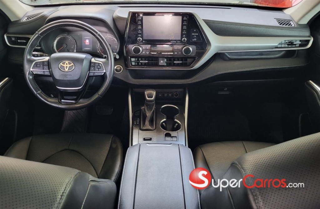 2020 Toyota Highlander LE Plus — foto 6 / 11