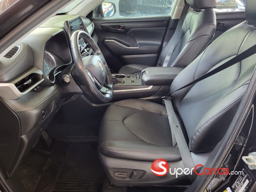 2020 Toyota Highlander LE Plus — foto 7 / 11