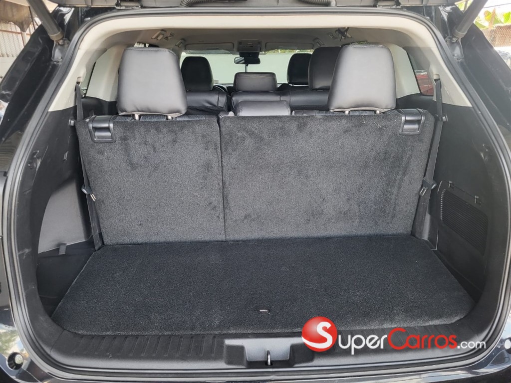 2020 Toyota Highlander LE Plus — foto 10 / 11