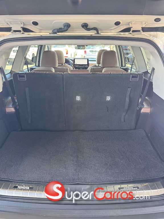 2024 Toyota Grand Highlander Platinum — foto 7 / 10