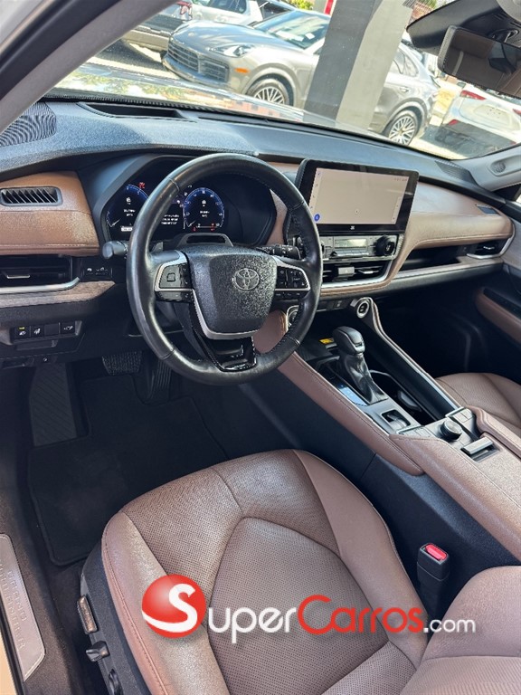 2024 Toyota Grand Highlander Platinum — foto 10 / 10