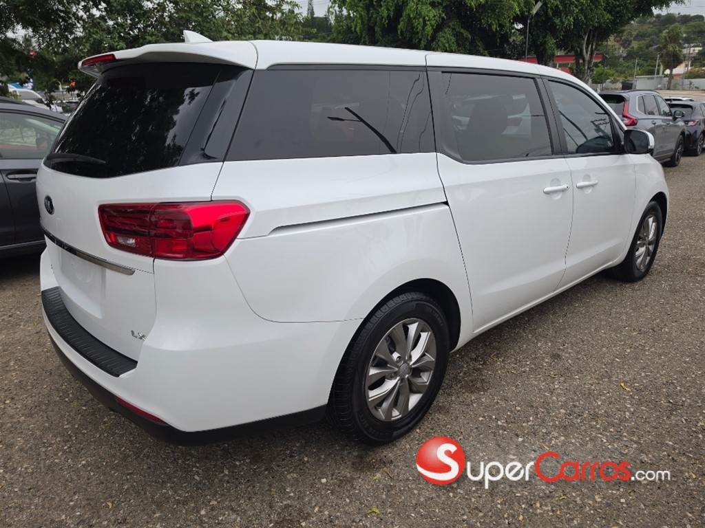 2020 Kia Sedona LX — foto 2 / 11