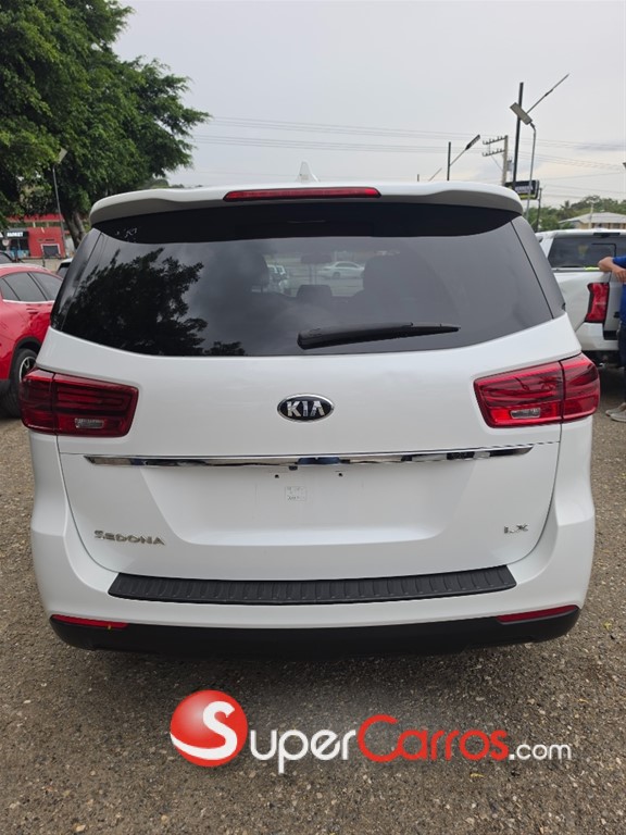 2020 Kia Sedona LX — foto 3 / 11