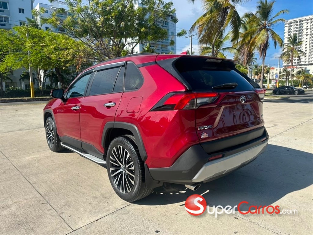 2021 Toyota RAV4 XLE Premium — foto 5 / 12