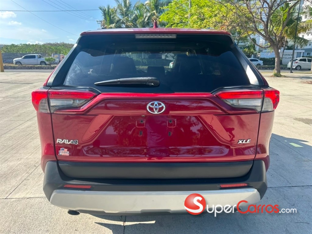 2021 Toyota RAV4 XLE Premium — foto 7 / 12
