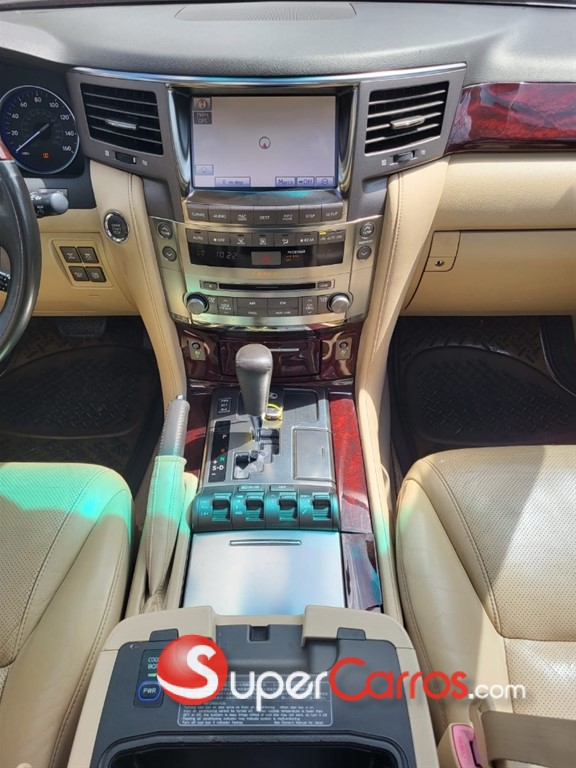 2011 Lexus LX 570 — foto 7 / 11