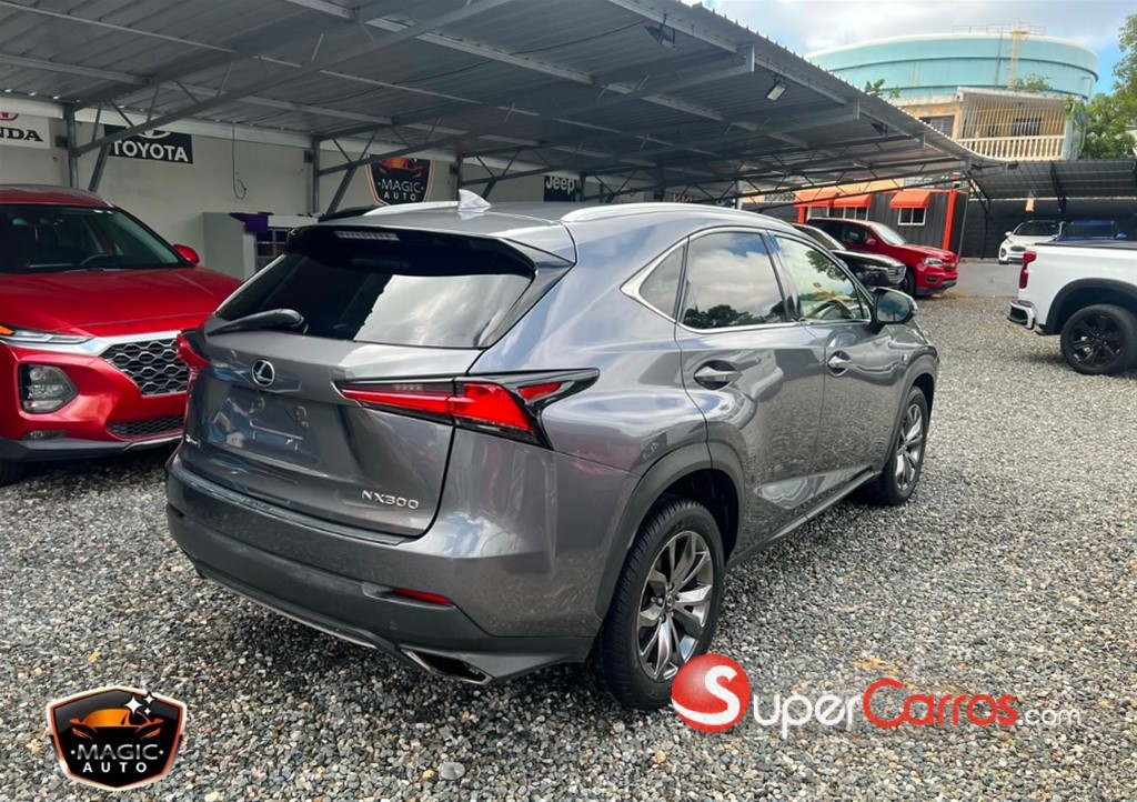 2020 Lexus NX 300 F Sport — foto 7 / 10