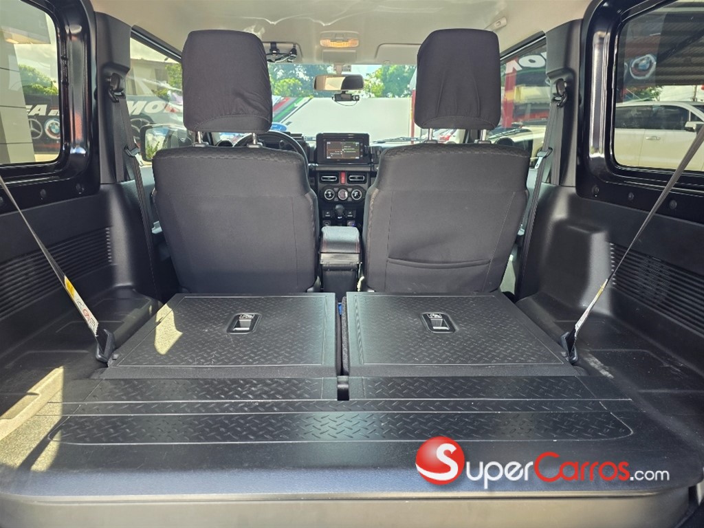 2024 Suzuki Jimny GLX — foto 9 / 10