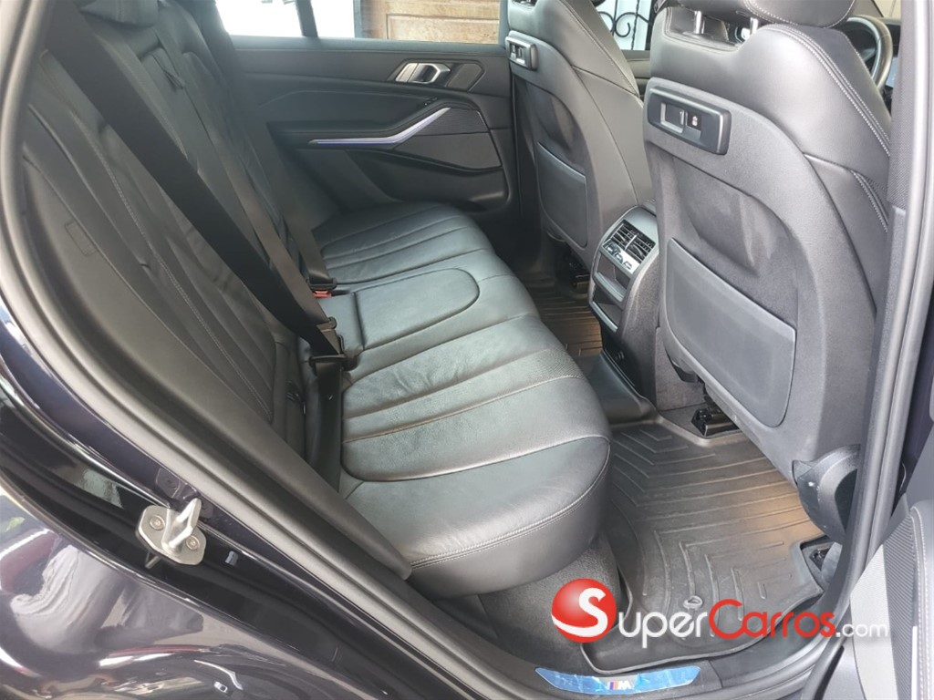 2020 BMW X 5 XDRIVE 40i — foto 9 / 12