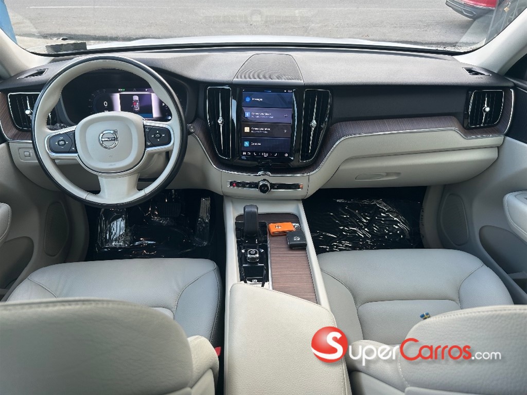 2022 Volvo XC60 — foto 8 / 12