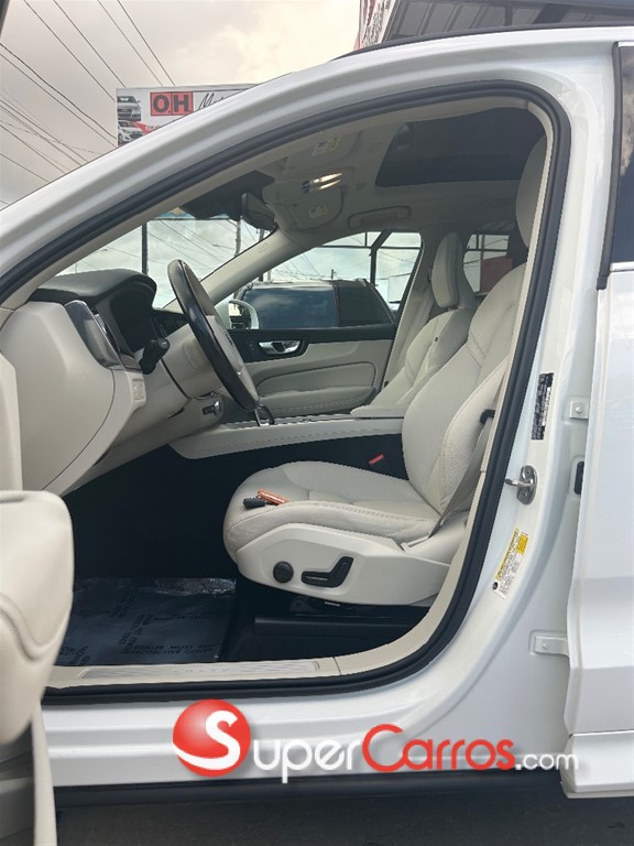 2022 Volvo XC60 — foto 9 / 12