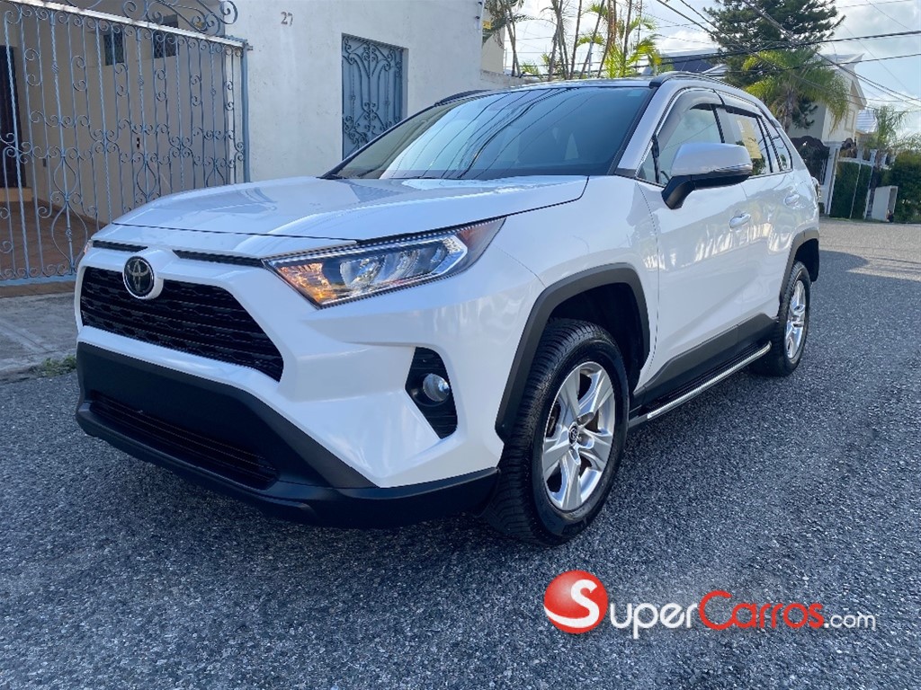 2021 Toyota RAV4 XLE — foto 2 / 12