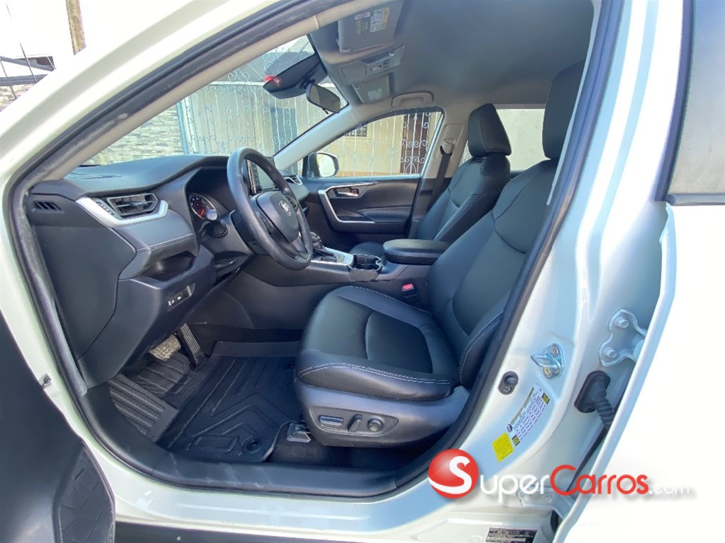 2021 Toyota RAV4 XLE — foto 10 / 12
