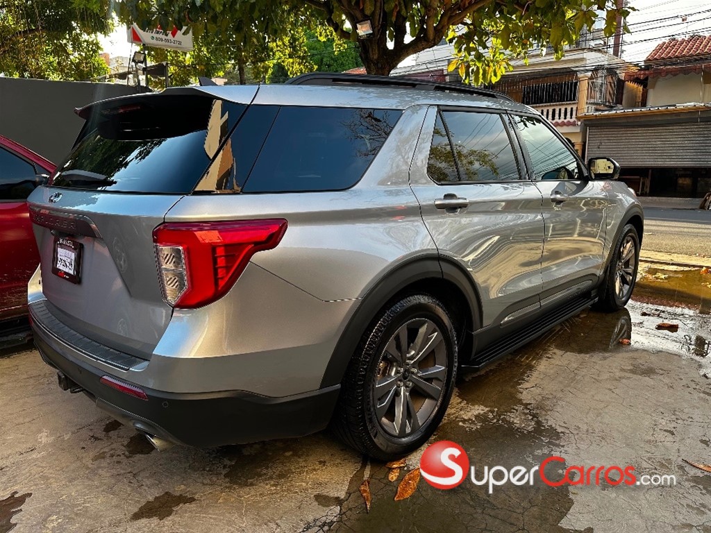 2023 Ford Explorer XLT — foto 4 / 11