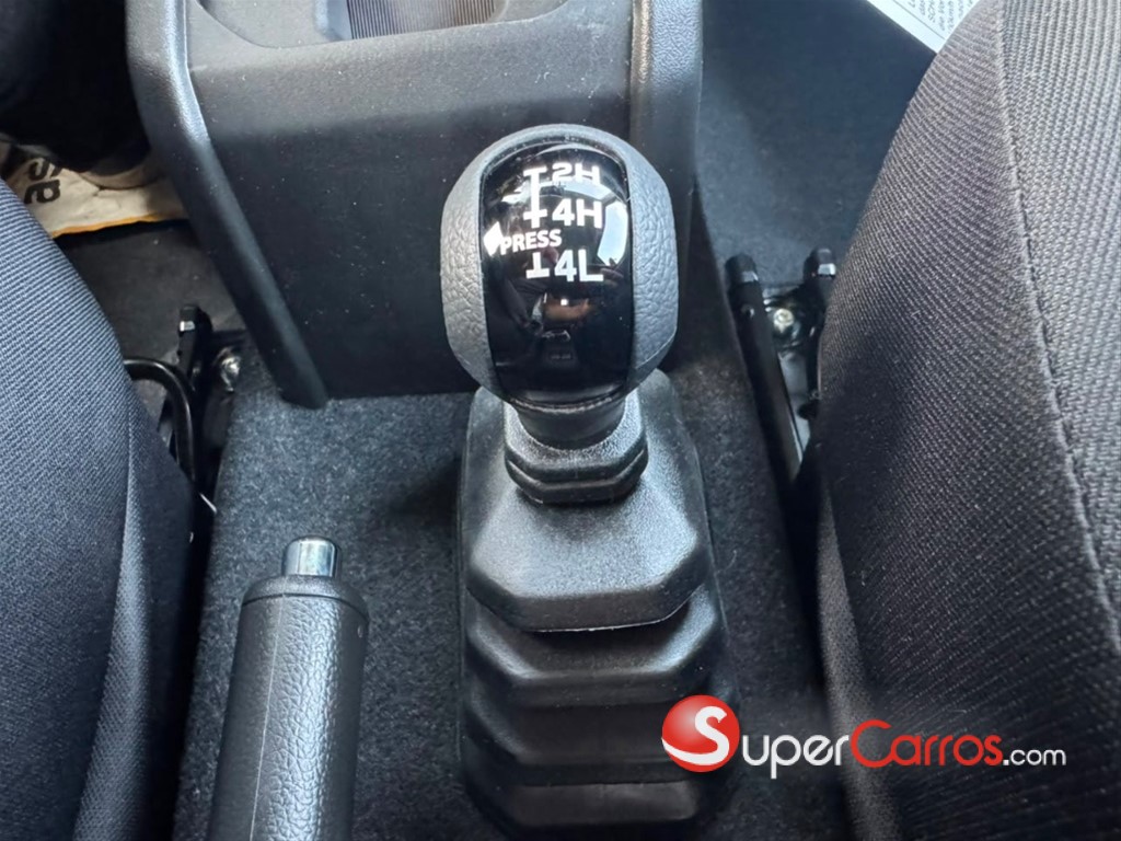 2027 Suzuki Jimny GLX — foto 12 / 12