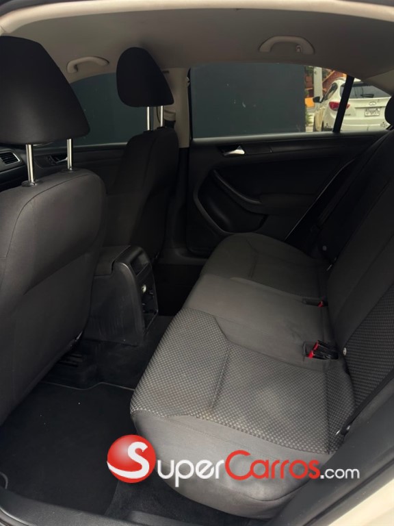 2011 Volkswagen Jetta — foto 9 / 11