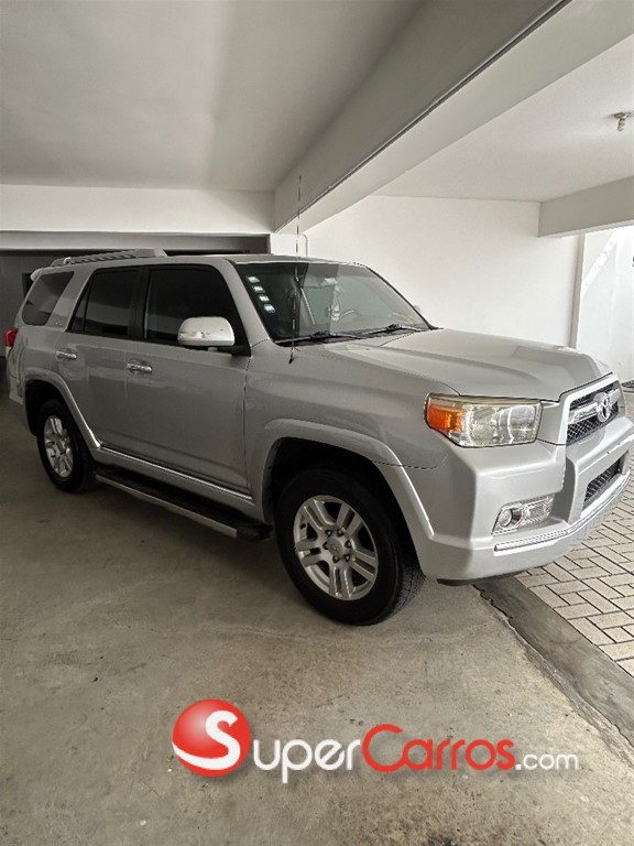 2013 Toyota 4 Runner Limited — foto 2 / 8