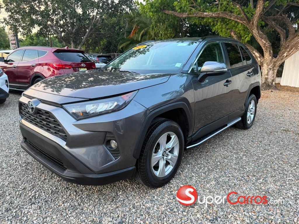 2021 Toyota RAV4 XLE