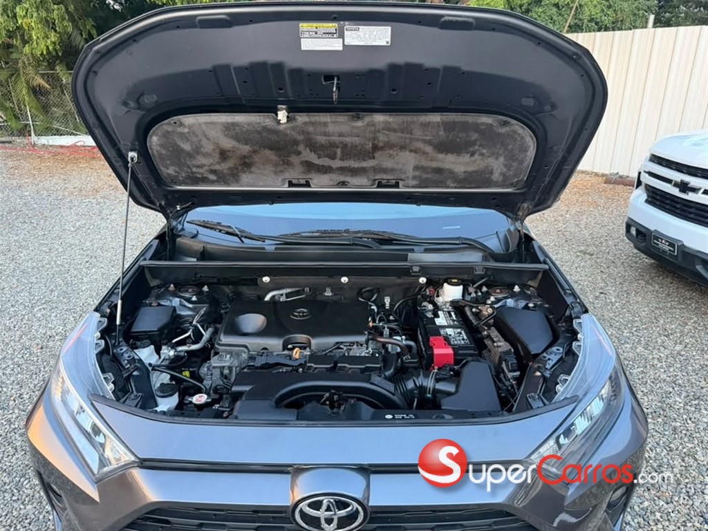 2021 Toyota RAV4 XLE — foto 3 / 12