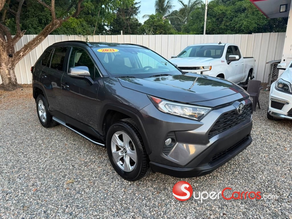 2021 Toyota RAV4 XLE — foto 8 / 12