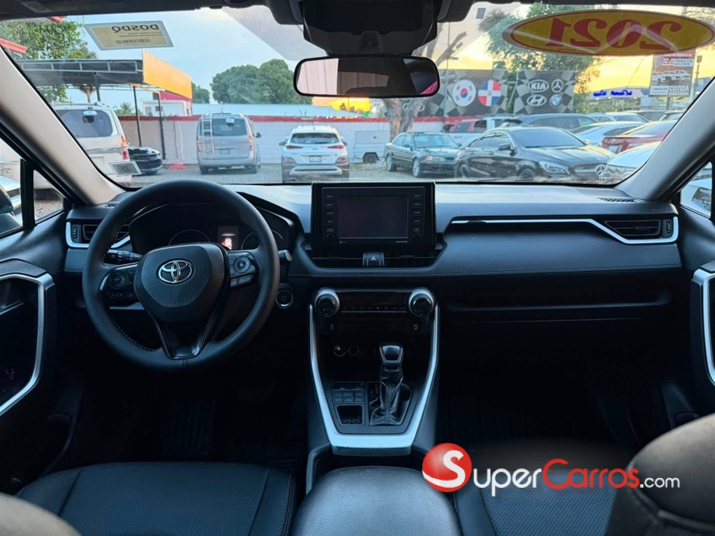 2021 Toyota RAV4 XLE — foto 12 / 12