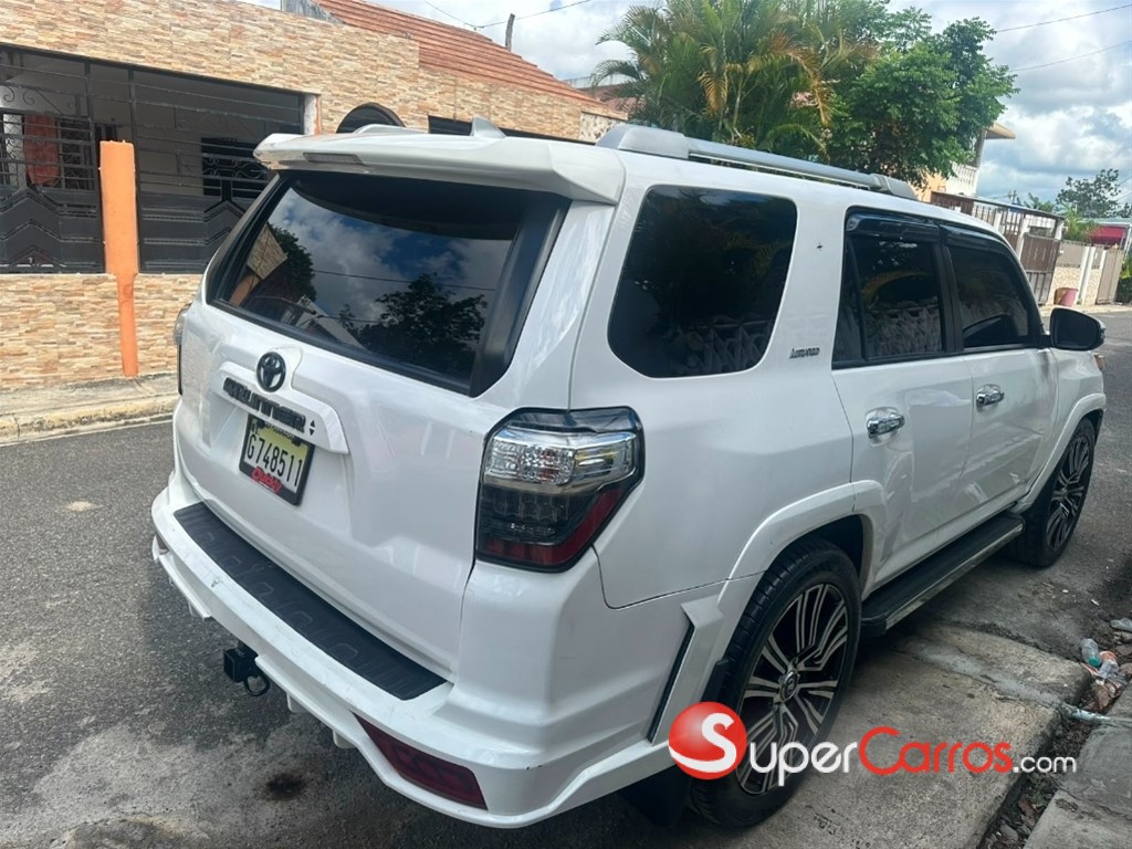 2020 Toyota 4 Runner SR5 — foto 4 / 11