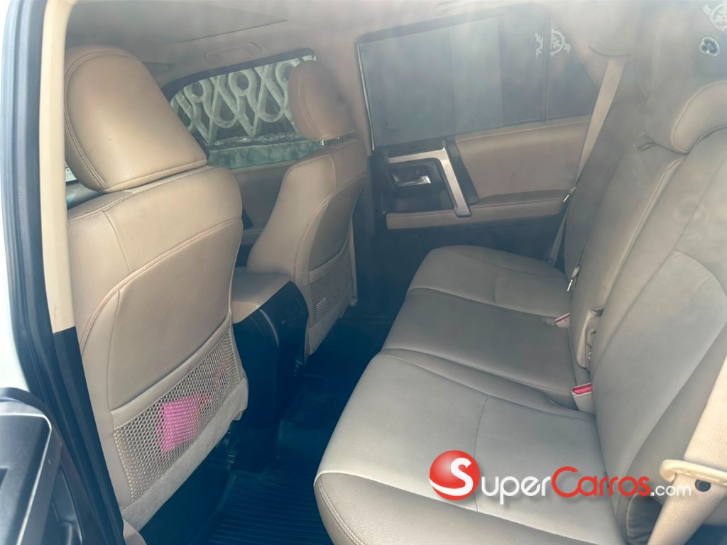 2020 Toyota 4 Runner SR5 — foto 6 / 11