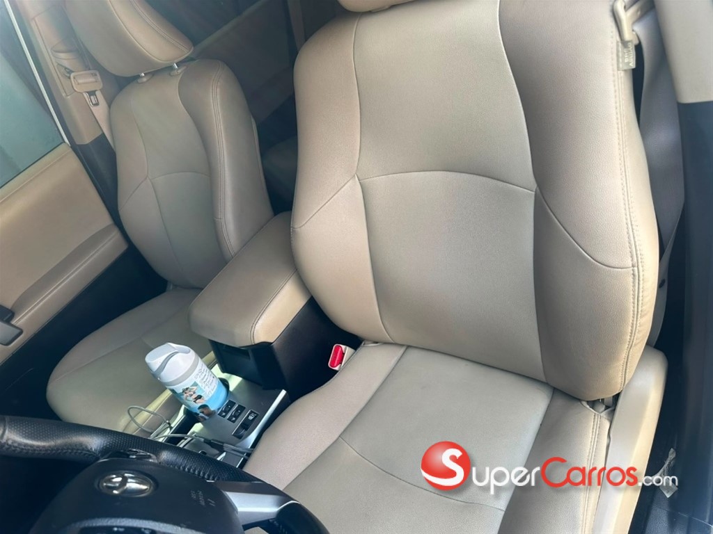 2020 Toyota 4 Runner SR5 — foto 8 / 11