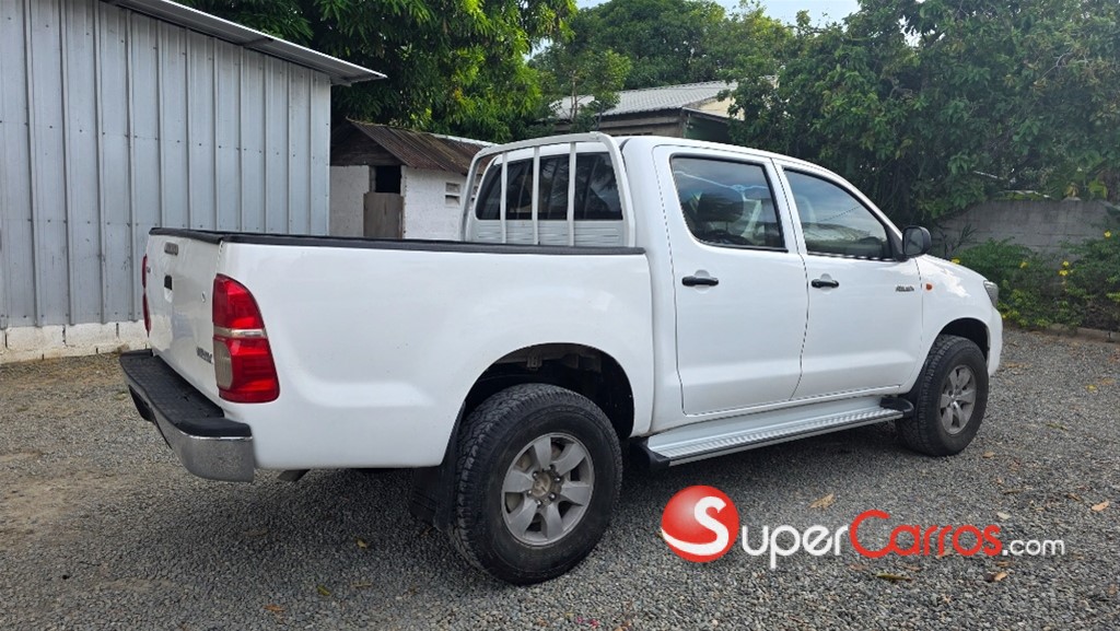 2015 Toyota Hilux — foto 3 / 11