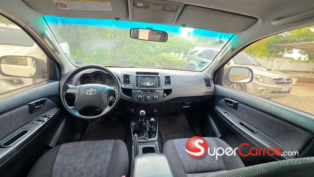 2015 Toyota Hilux — foto 6 / 11