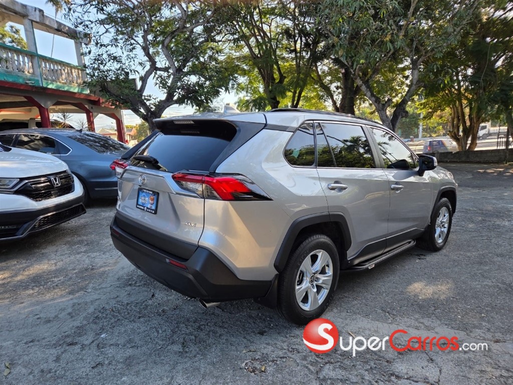 2021 Toyota RAV4 Limited Hybrid — foto 4 / 12