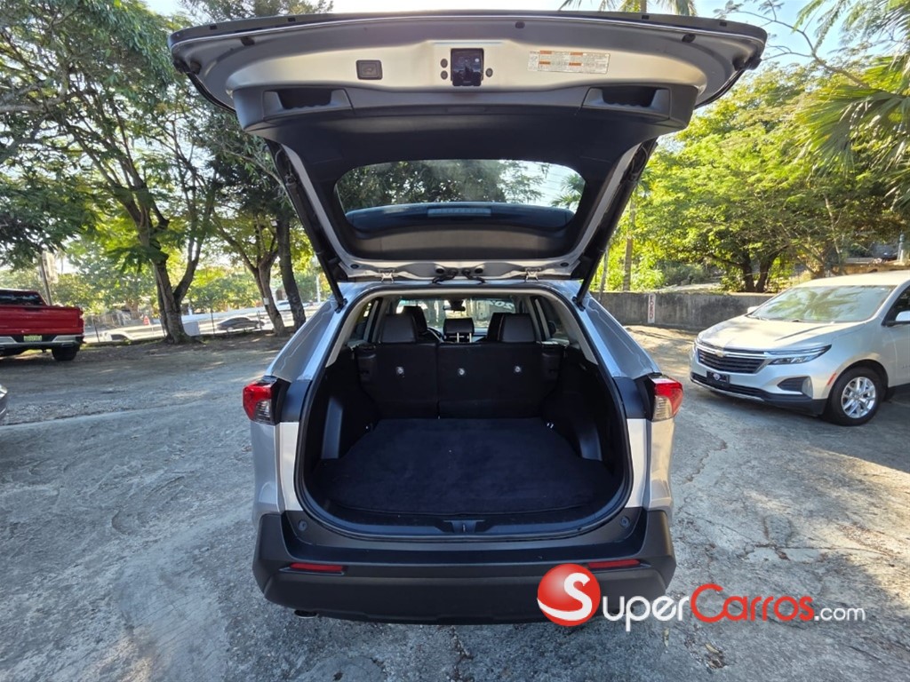 2021 Toyota RAV4 Limited Hybrid — foto 6 / 12