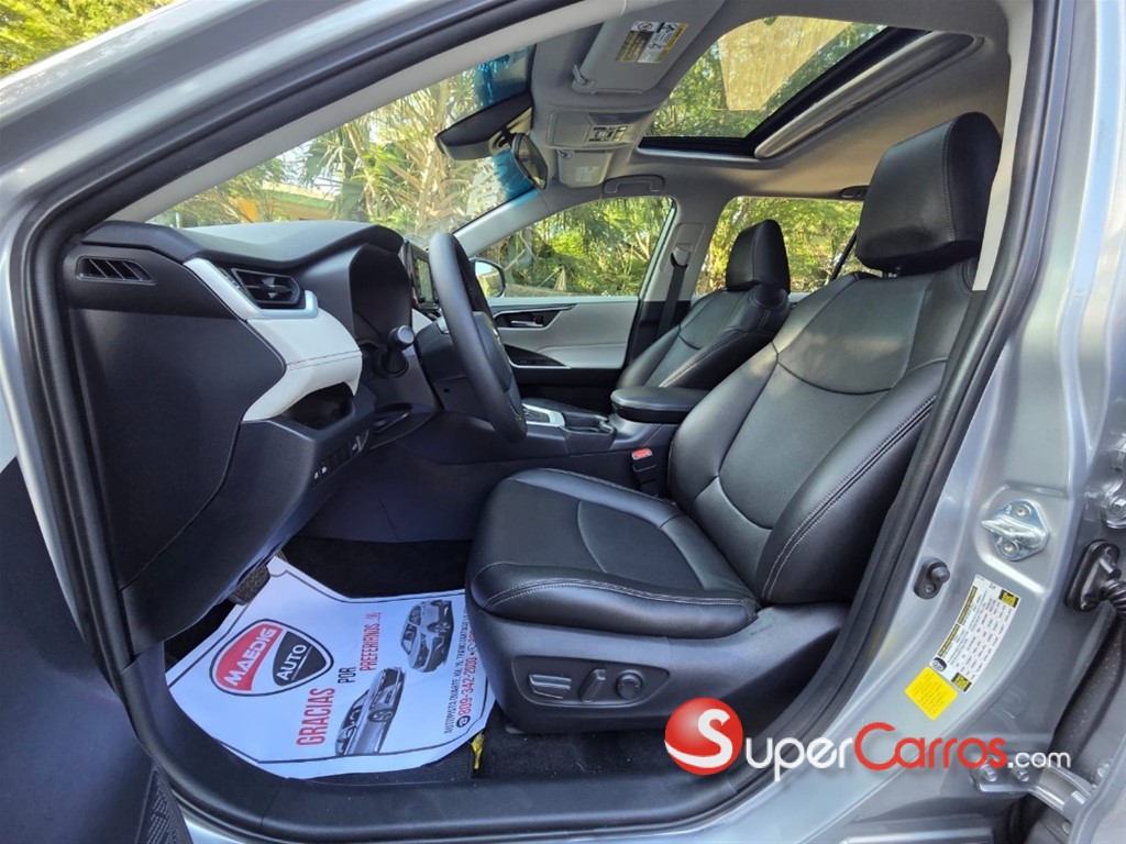 2021 Toyota RAV4 Limited Hybrid — foto 8 / 12