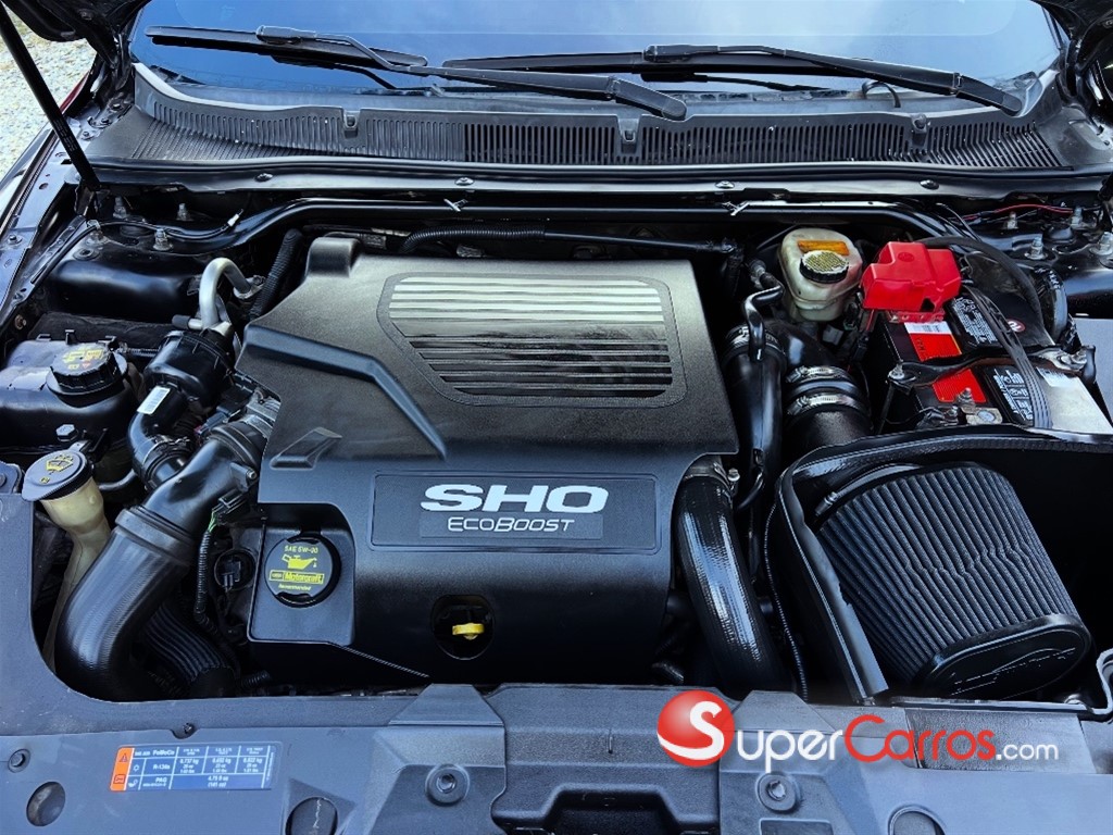 2013 Ford Taurus SHO — foto 2 / 12