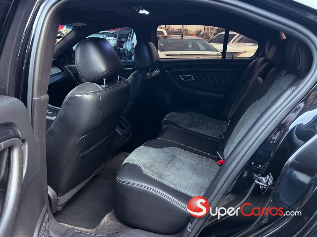 2013 Ford Taurus SHO — foto 3 / 12