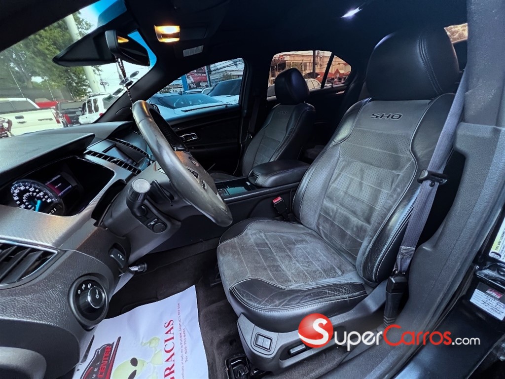 2013 Ford Taurus SHO — foto 4 / 12