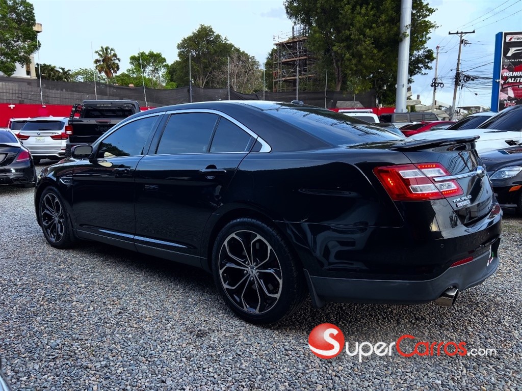 2013 Ford Taurus SHO — foto 12 / 12
