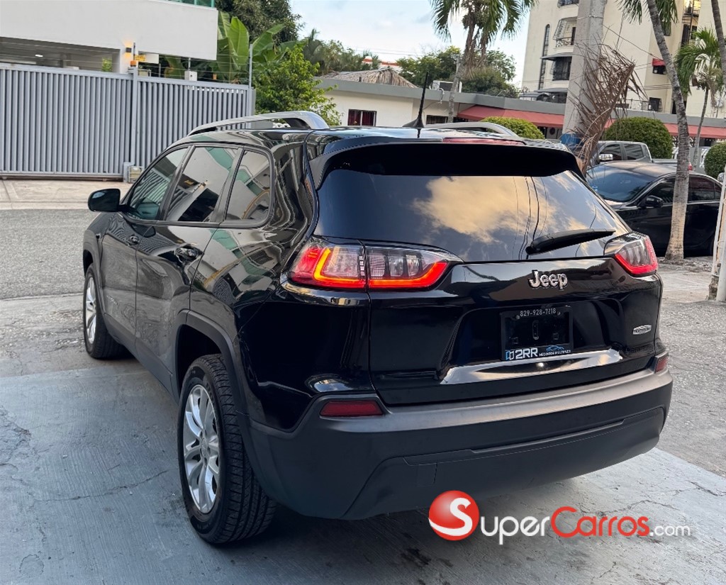 2021 Jeep Cherokee Latitude — foto 6 / 9