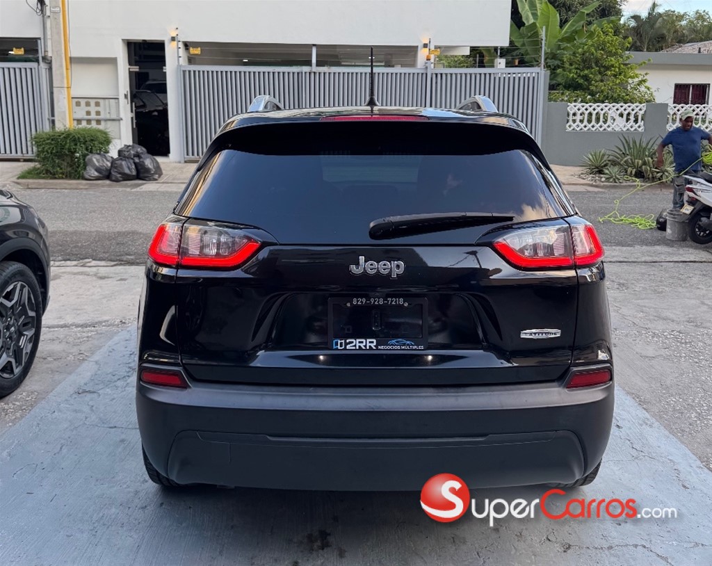 2021 Jeep Cherokee Latitude — foto 7 / 9