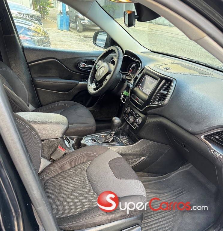2021 Jeep Cherokee Latitude — foto 9 / 9